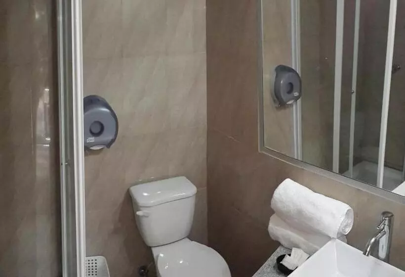 Отель Express Inn Coronado & Camping