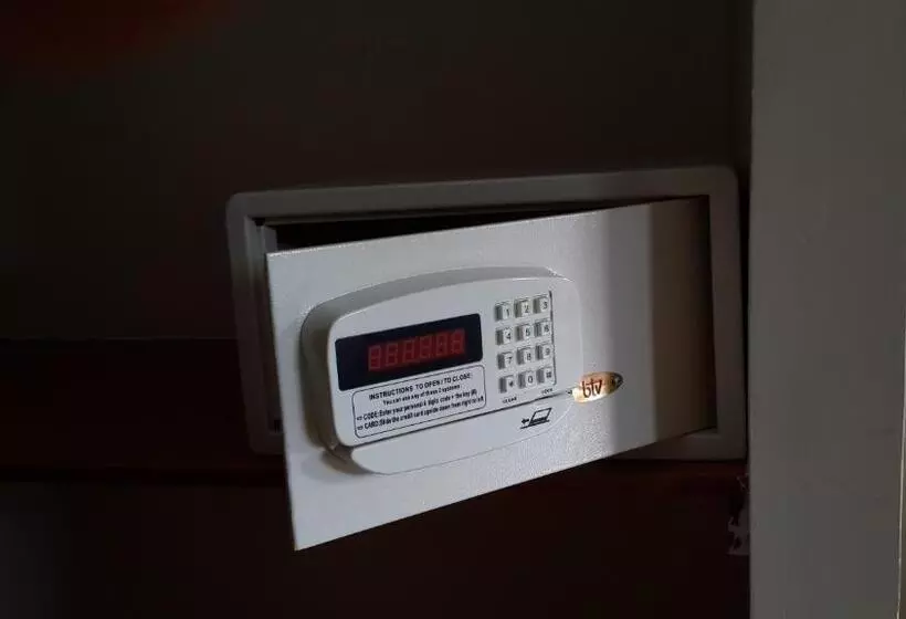 Отель Express Inn Coronado & Camping