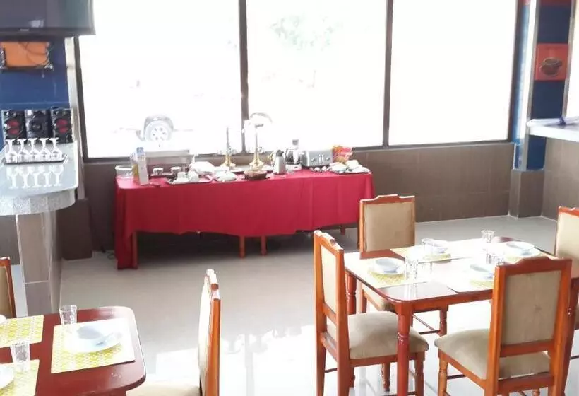 Отель Express Inn Coronado & Camping