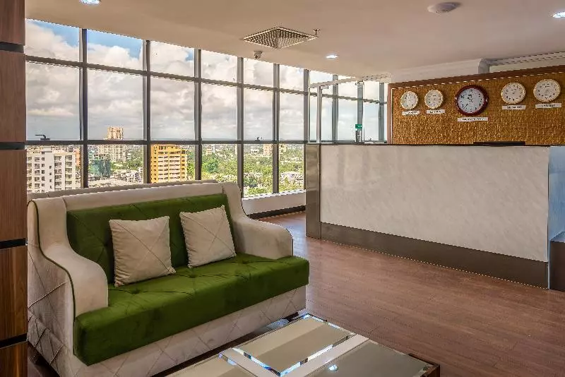 호텔 Golden Tulip Dar Es Salaam City Center