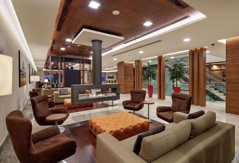 בית מלון כפרי Hilton Garden Inn Corlu