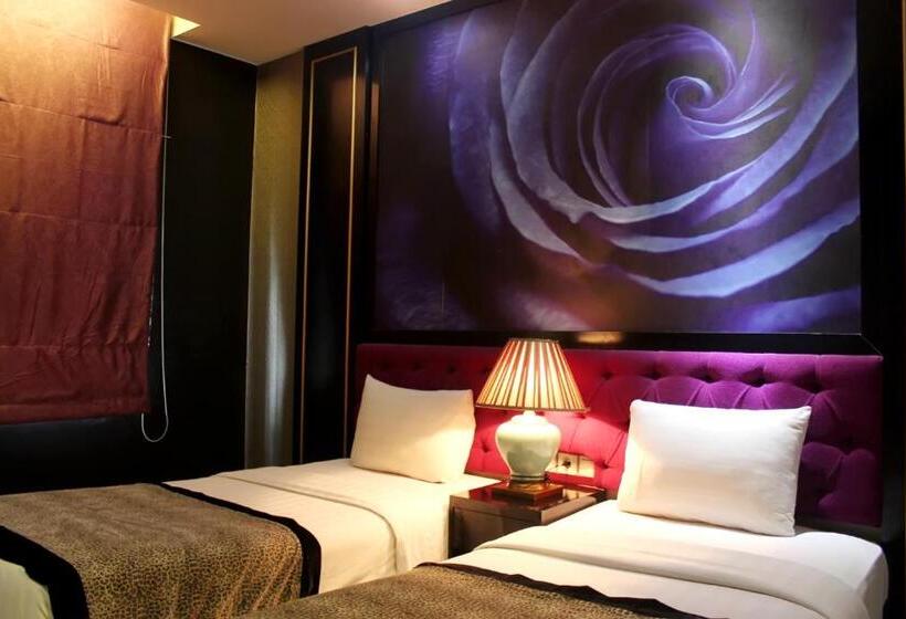 בית מלון כפרי Little Amaroossa Residence Jakarta