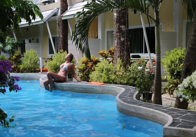 فندق Naka Resort