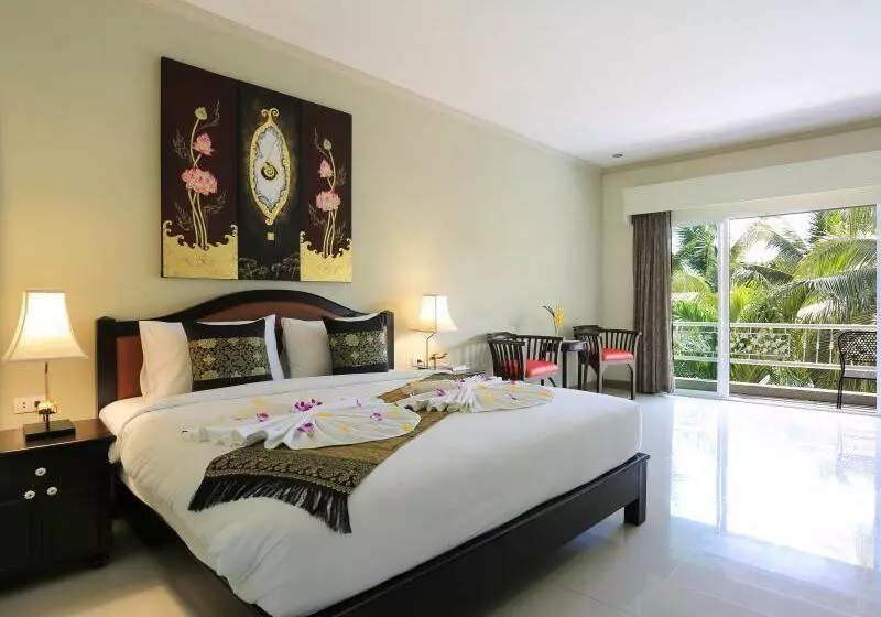 Отель Naka Resort