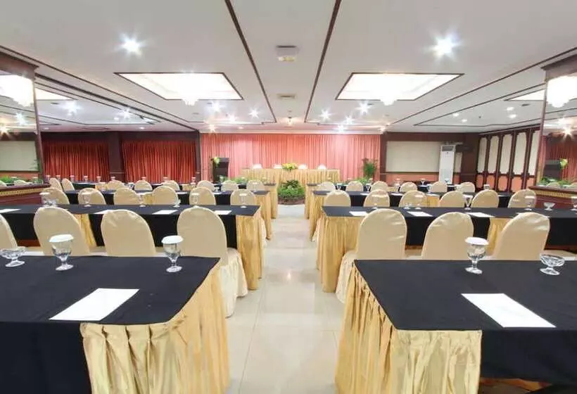 בית מלון כפרי Regent S Park