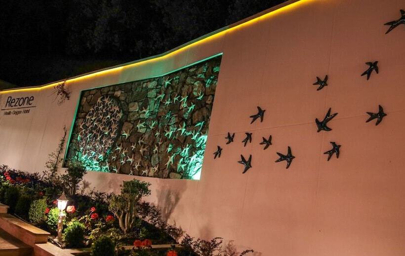 هتل Rezone Health & Oxygen