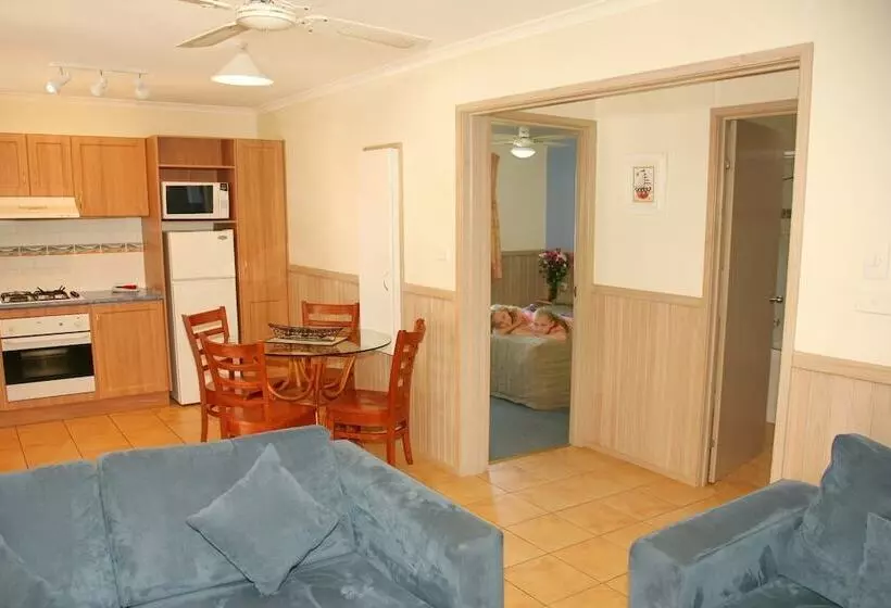 酒店 Surf Beach Holiday Park