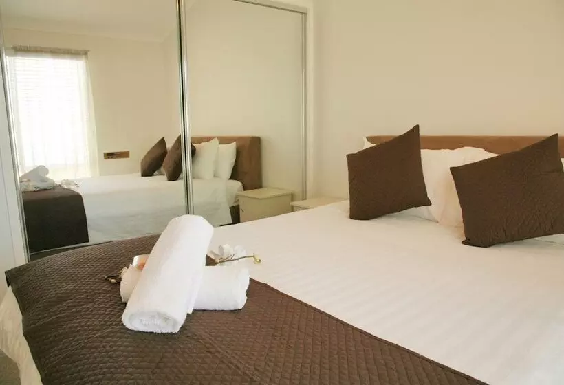 酒店 Surf Beach Holiday Park