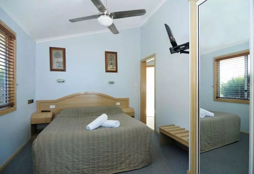 酒店 Surf Beach Holiday Park