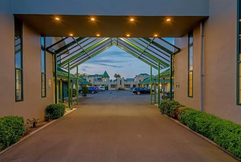 مُتل Camelot Motor Lodge And Conference Centre