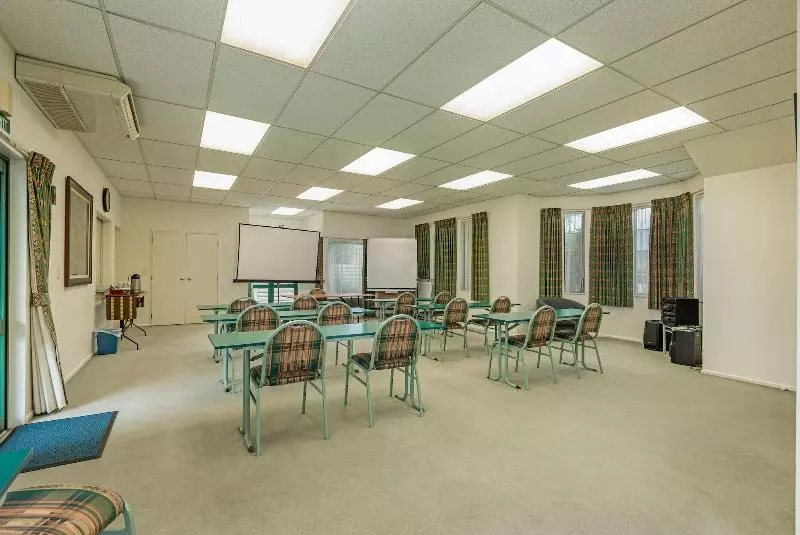 مُتل Camelot Motor Lodge And Conference Centre