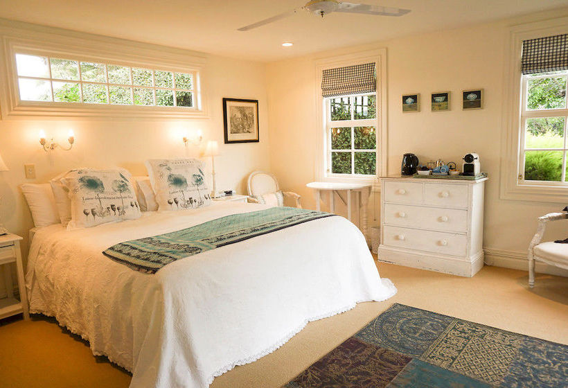 بنسيون Aylstone