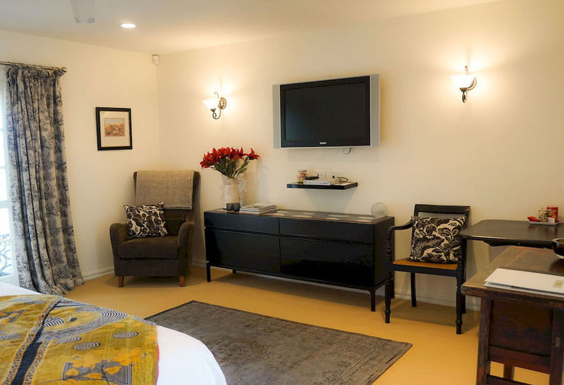 بنسيون Aylstone