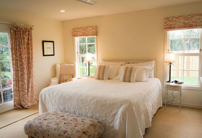 بنسيون Aylstone