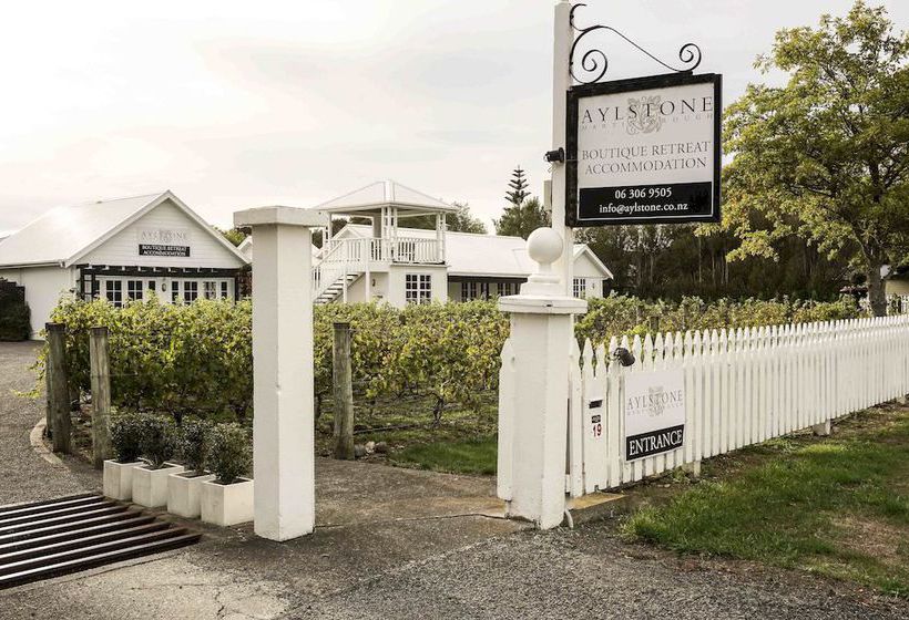 بنسيون Aylstone