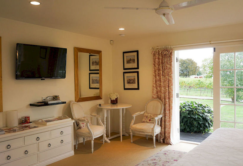 بنسيون Aylstone