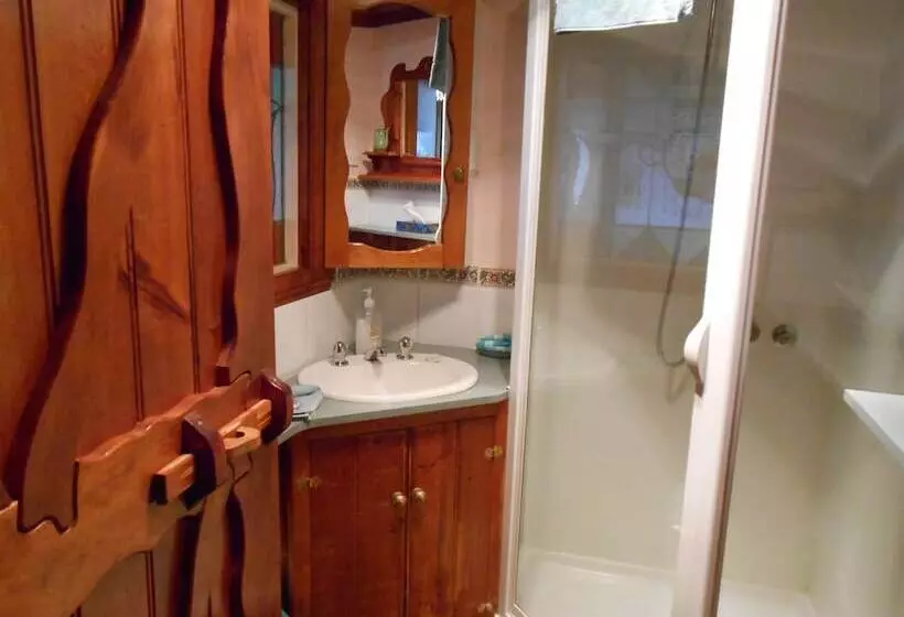 Tidelines Of Bicheno