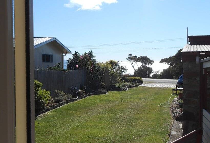 Tidelines Of Bicheno