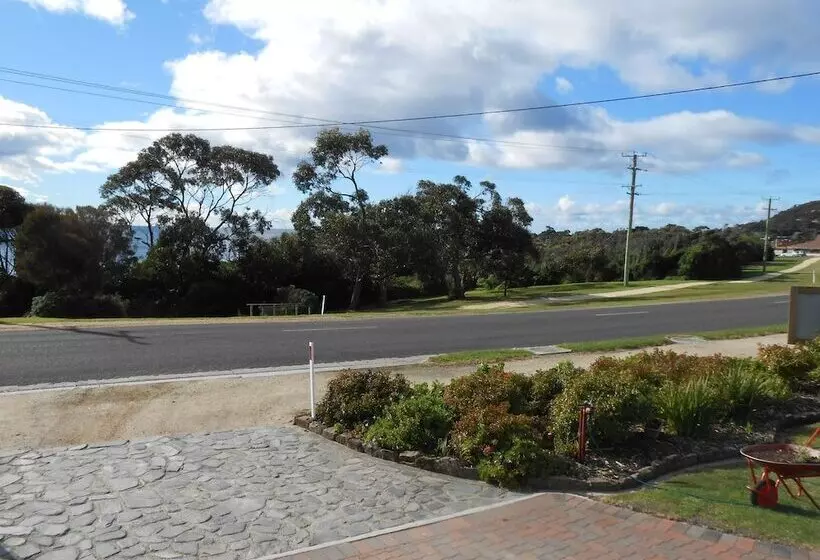 Tidelines Of Bicheno