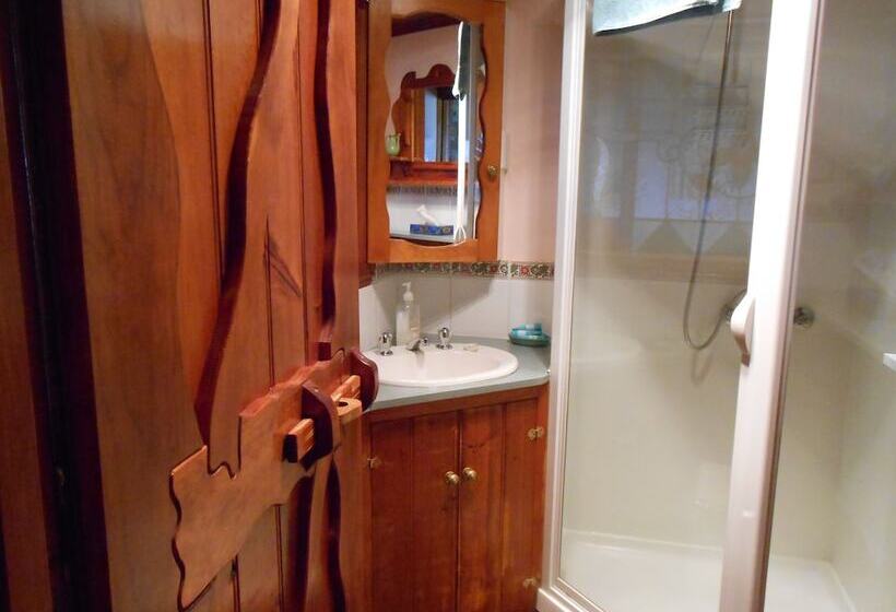 Tidelines Of Bicheno