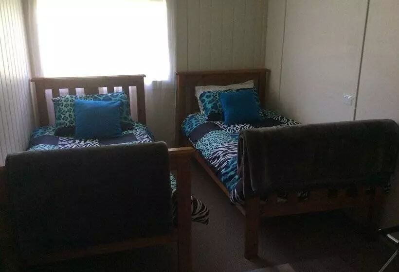 Tidelines Of Bicheno