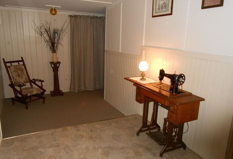 Tidelines Of Bicheno