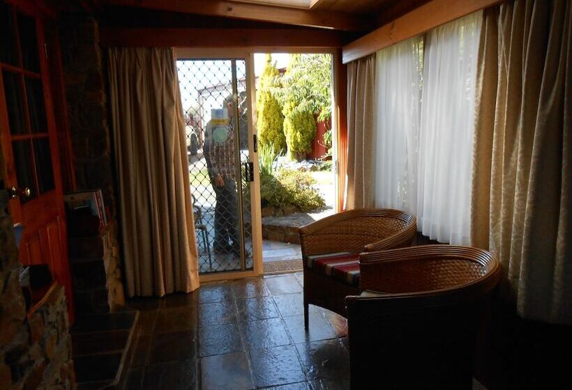 Tidelines Of Bicheno