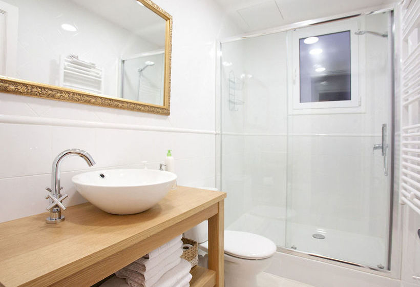 Two Sisters Apartments