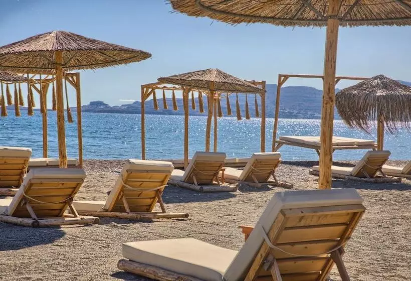 Alia Luxury Suites And Spa