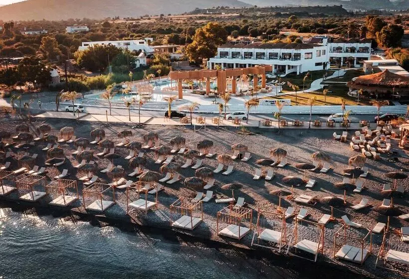 Alia Luxury Suites And Spa