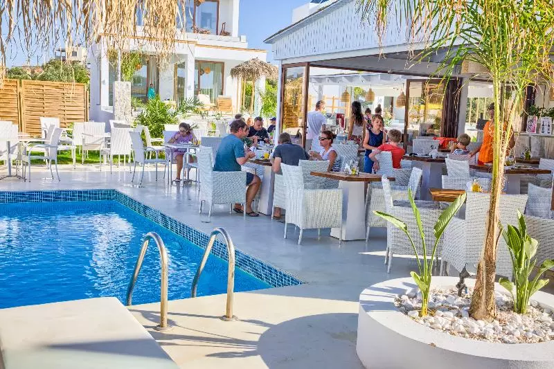 Alia Luxury Suites And Spa