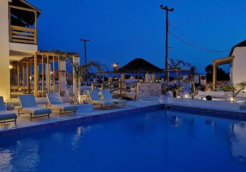 Alia Luxury Suites And Spa