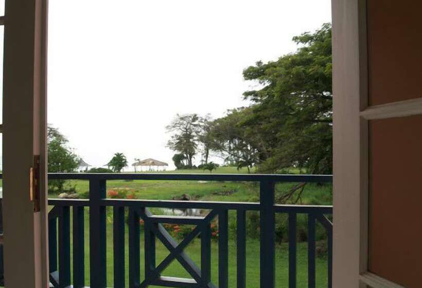 Canoe Bay Beach Resort