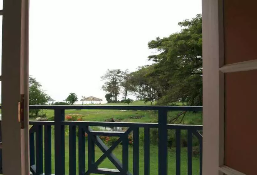 Canoe Bay Beach Resort