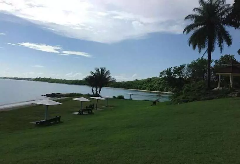 Canoe Bay Beach Resort