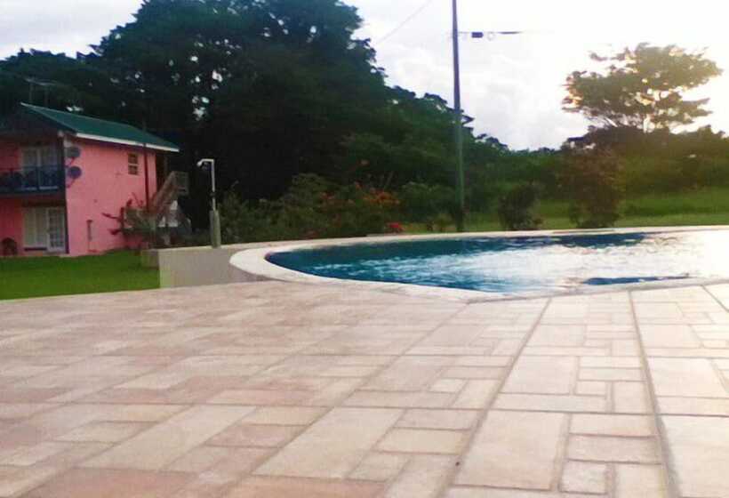 Canoe Bay Beach Resort