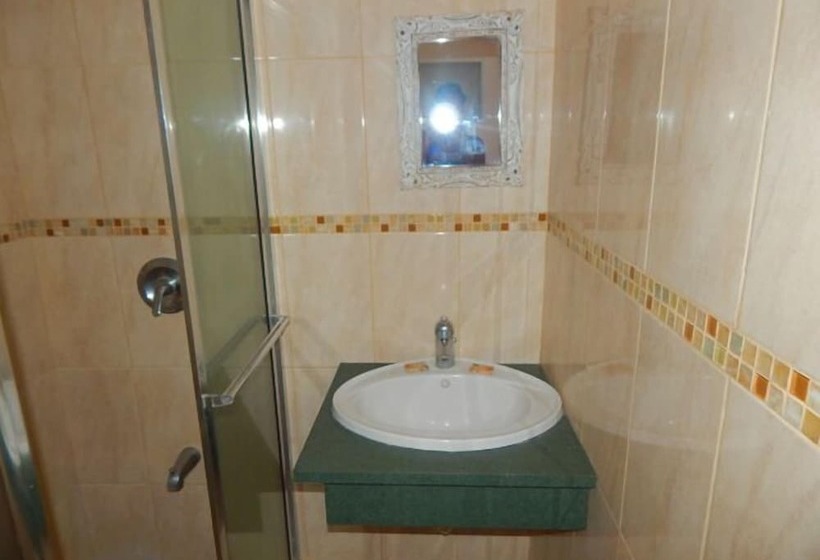 Canoe Bay Beach Resort