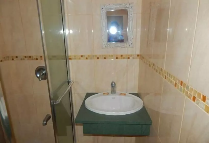 Canoe Bay Beach Resort