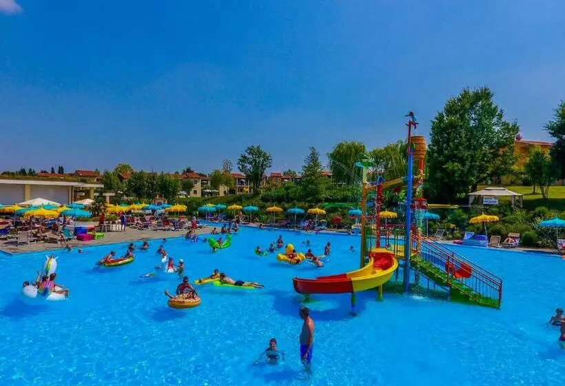 هتل Belvedere Village