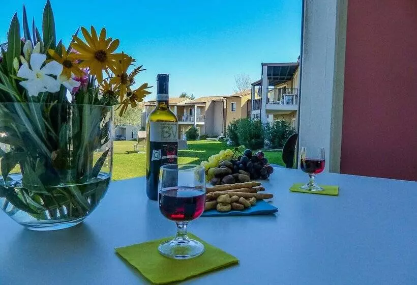 هتل Belvedere Village