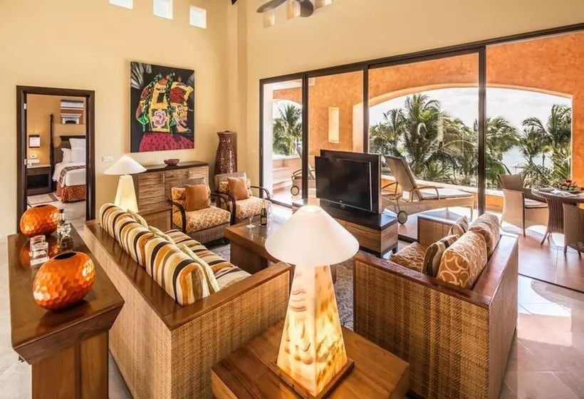 Hotelli Premium Level at Barceló Maya Palace