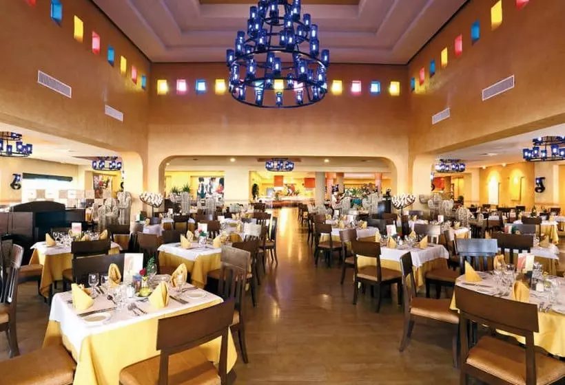 Hotelli Premium Level at Barceló Maya Palace