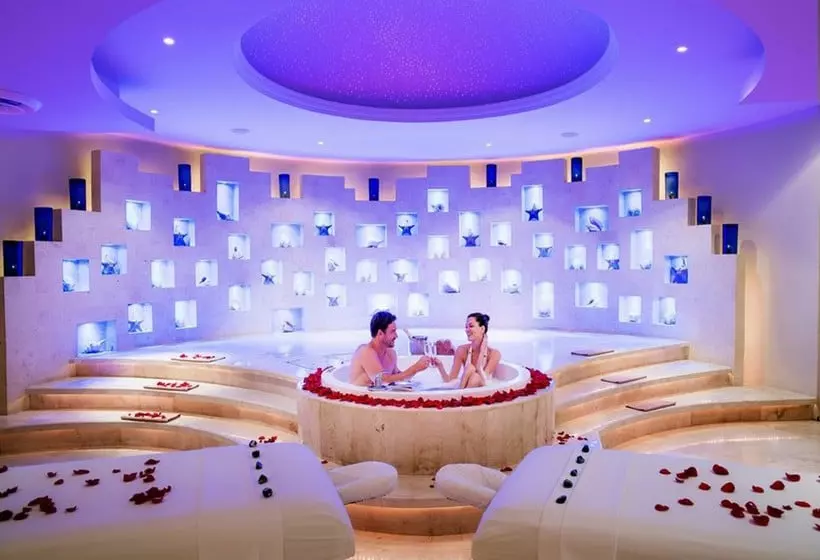 Hotelli Premium Level at Barceló Maya Palace