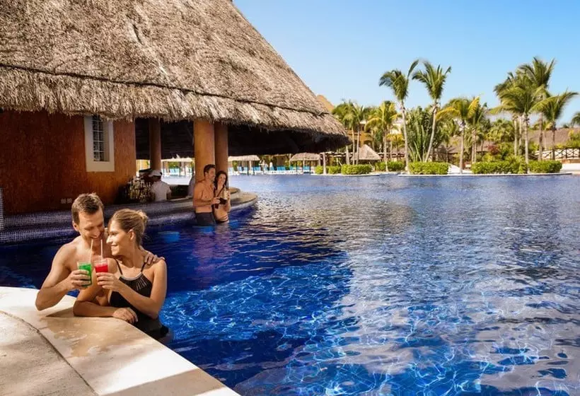 Hotelli Premium Level at Barceló Maya Palace