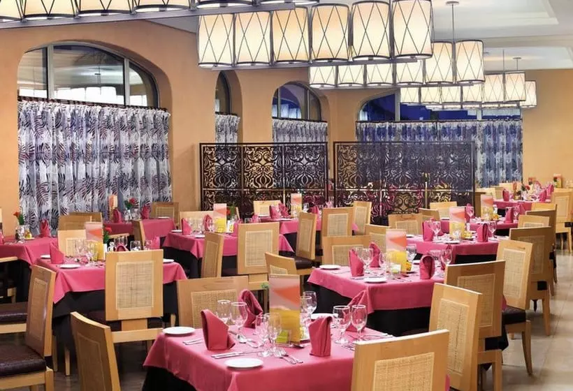 Hotelli Premium Level at Barceló Maya Palace