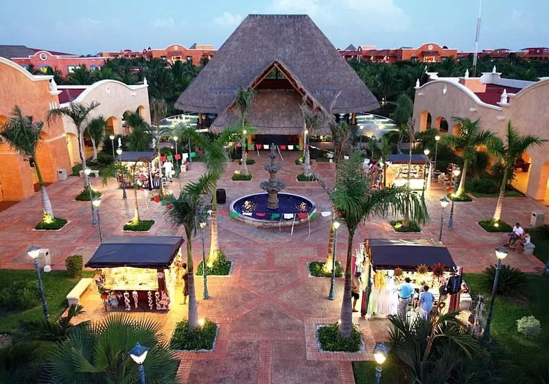 Hotelli Premium Level at Barceló Maya Palace