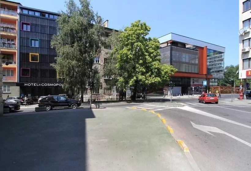 هتل Cosmopolit