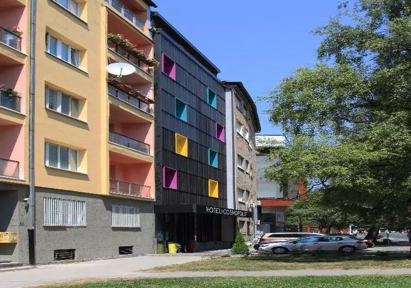 هتل Cosmopolit