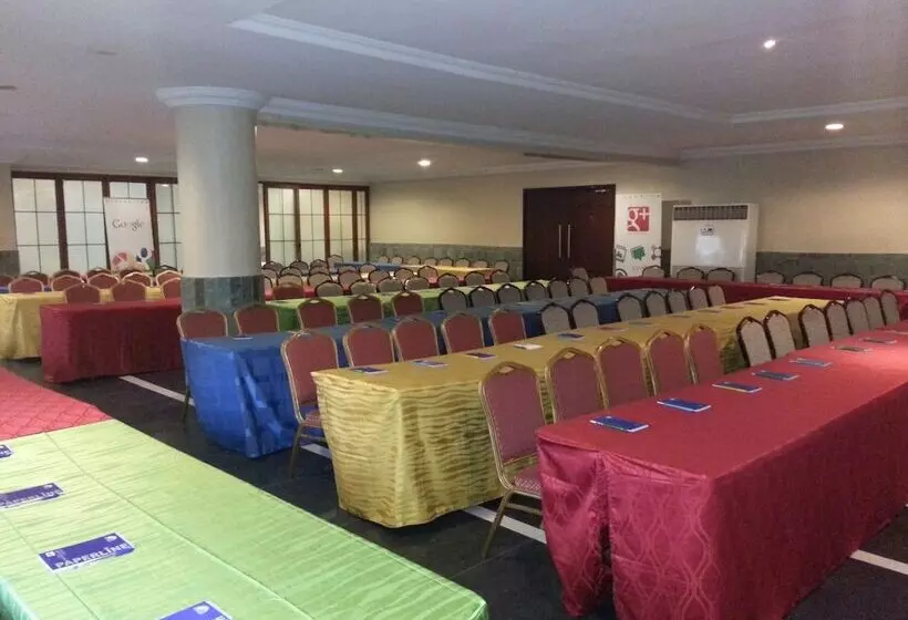De Rembrandt Hotels & Suites