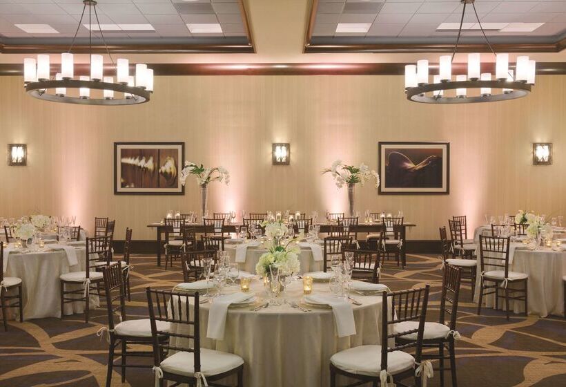 فندق Embassy Suites Saratoga Springs